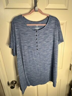 Happy Camper by Torrid Light Blue Heather Short-Sleeve Top Sz 26/28